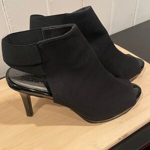 Life stride velocity Women’s Black Peep-Toe Slingback Heels size 5.5